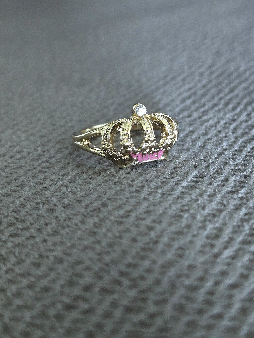 Juicy🍊 Couture Textured Crown👑 Ring💍 - Picture 13 of 16